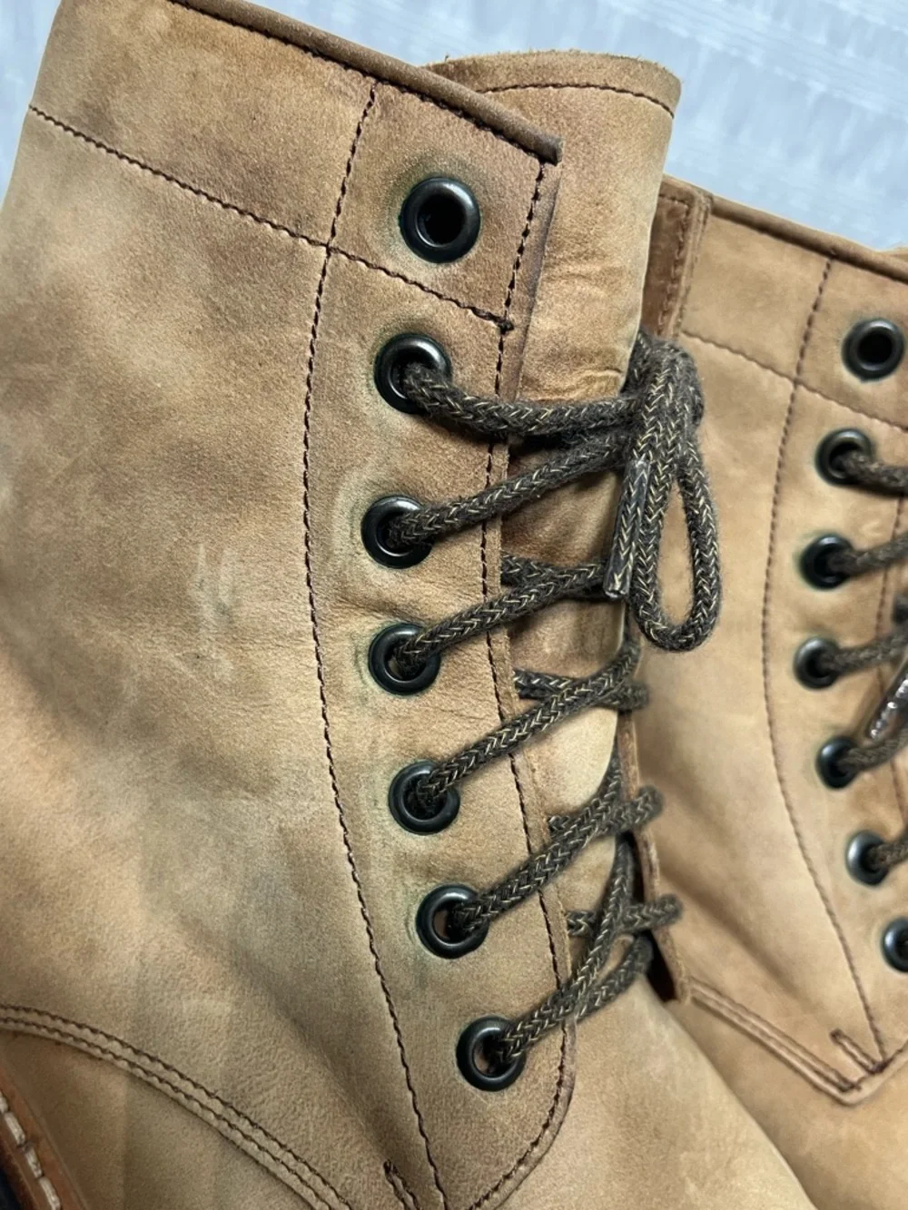 Nisolo leather lace